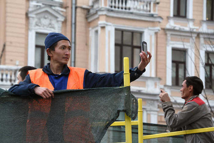Власти Подмосковья введут цифровую отчетность для мигрантов через мобильное приложение