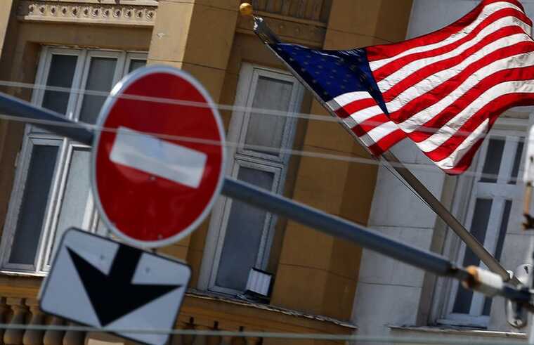 США временно сняли санкции с российских банков