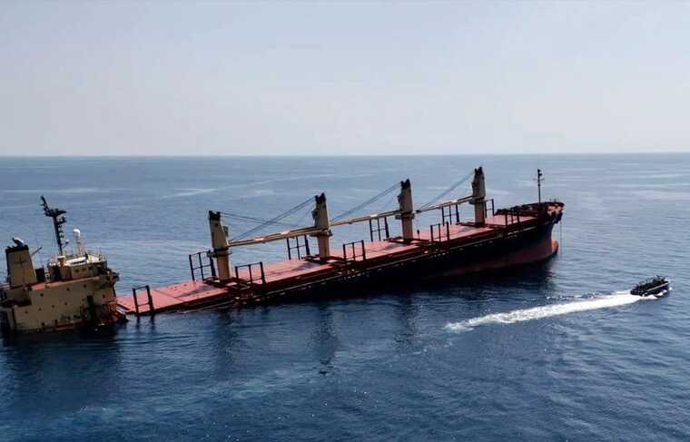 Хуситы Йемена потопили греческий сухогруз в Красном море