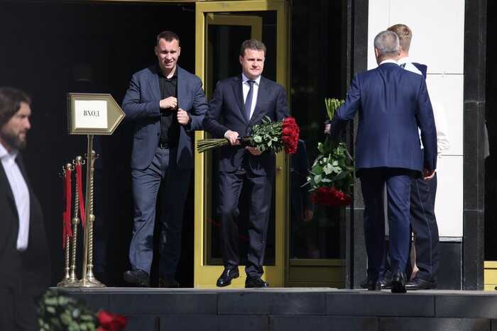 Экс-министр транспорта Роман Старовойт стал символом протеста среди чиновников после смерти