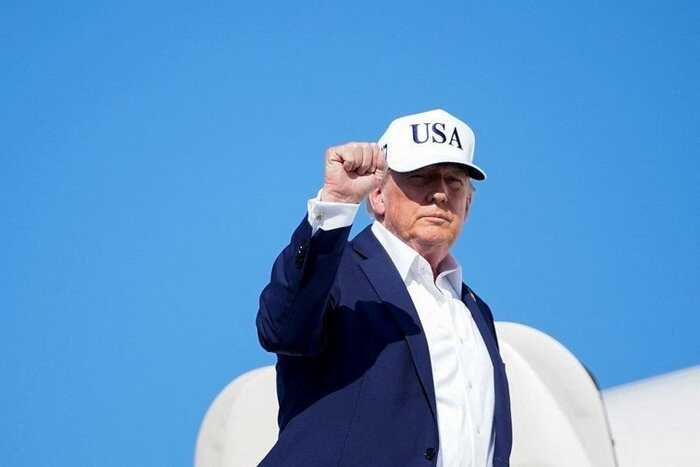 Официальный аккаунт Белого дома разместил изображение Трампа в костюме Супермена