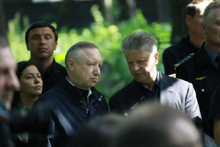 Губернатор Беглов и глава АвтоВАЗа Максим Соколов присутствовали на похоронах Романа Старовойта
