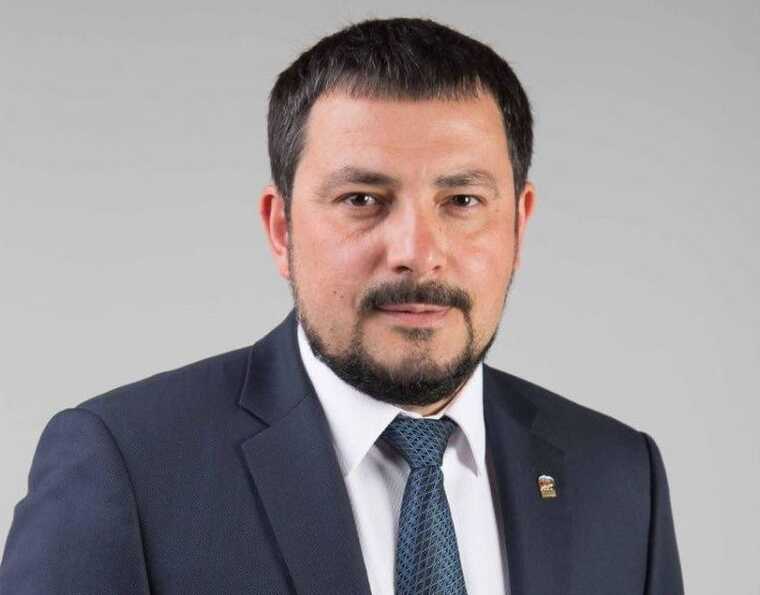 Артем Сафиуллин оформил личный самолет на «фирму-прокладку» после аферы с контрактом на 124 миллиона рублей