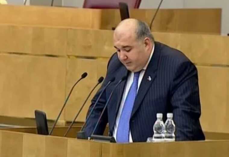 Юрий Напсо уехал в ОАЭ, нарушив новый закон о запрете выезда для депутатов