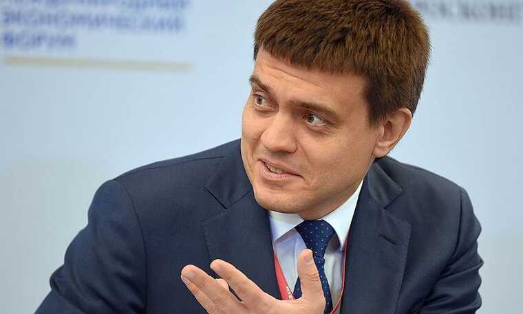 Губернатор по привычке: Котюков мечтает о Белом доме, а не о крышах для красноярцев