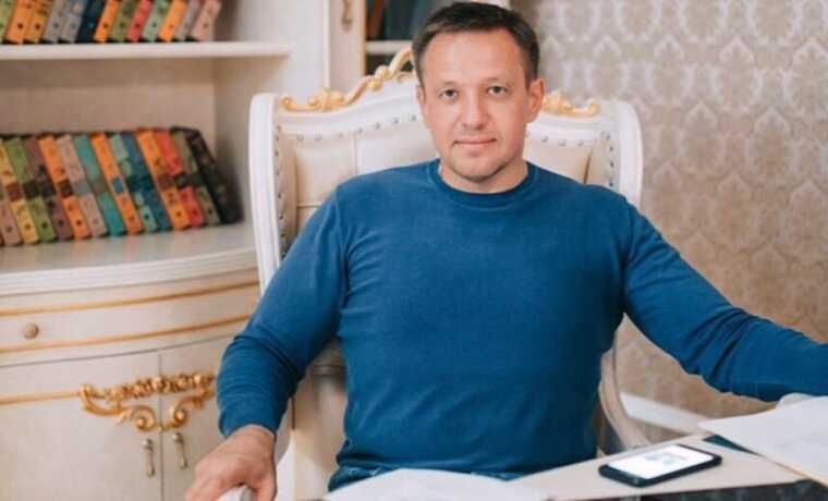 Партнёр Гладкова и беглый украинец Виктор Зубрицкий обналичил почти 1 миллиард рублей на фортификациях
